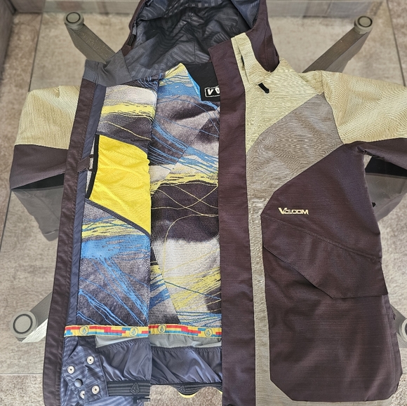 VOLCOM Nimbus Snowboarding/Ski Jacket - Picture 6 of 7